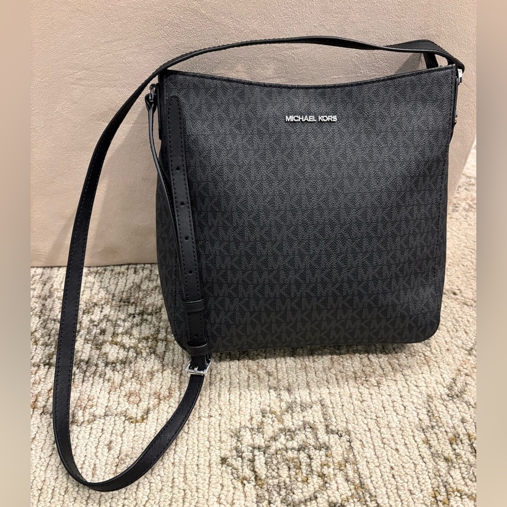 Michael Kors Black Logo Jet Set Messenger Bag